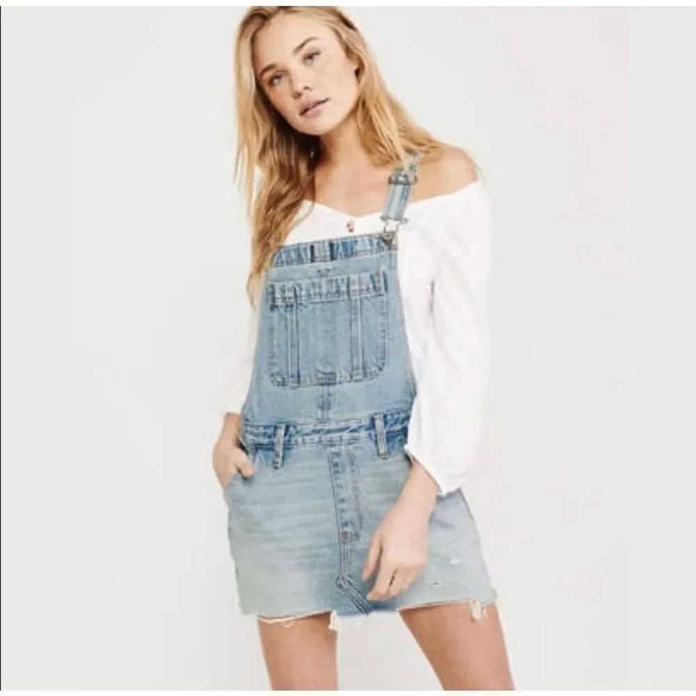 ✨Abercrombie & Fitch
Denim Overall Dress✨